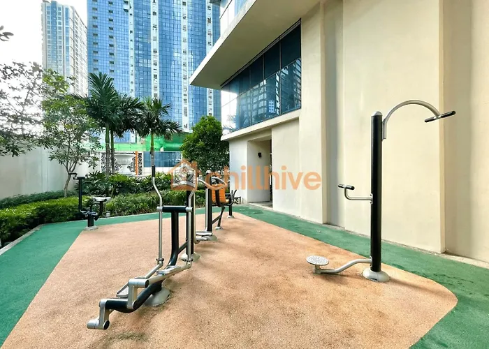 Apartment Upscale Bgc Near Mitsukoshi #upt130g Manila