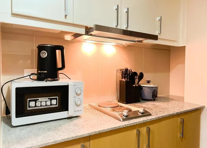 Upscale Bgc Near Mitsukoshi #upt130g * Manila