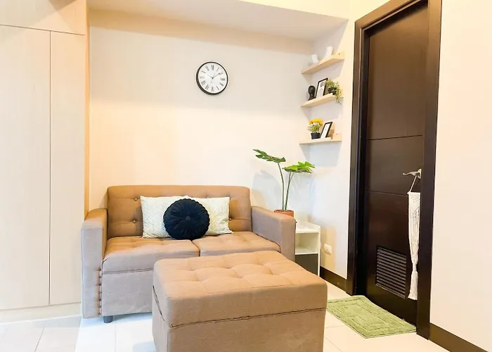 Upscale Bgc Near Mitsukoshi #upt130g Apartment *