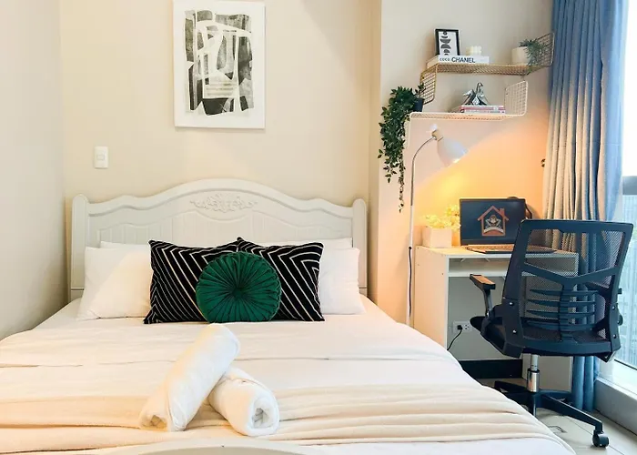Upscale Bgc Near Mitsukoshi #upt130g * Manila